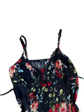 Load image into Gallery viewer, Floral tiny cami top
