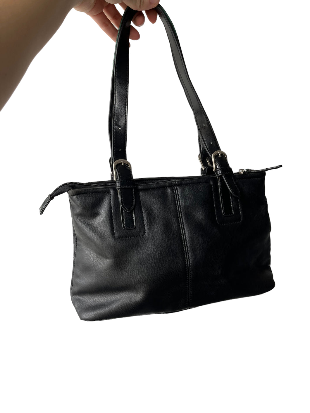 Black basic leather shoulder bag with silver details