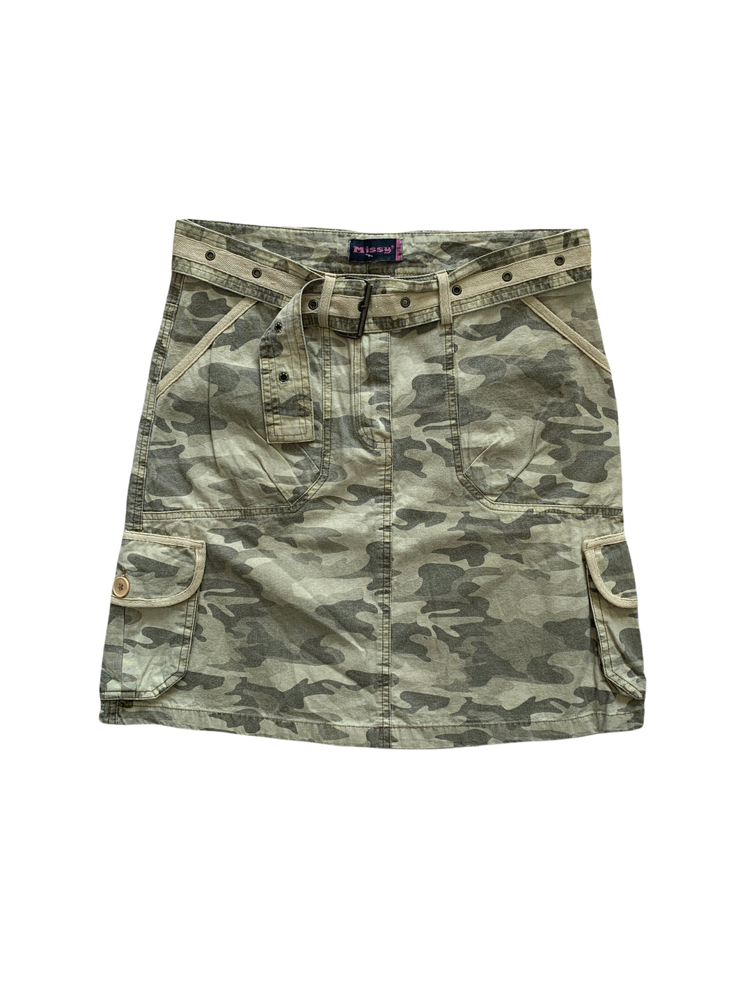 Iconic Y2K camo skirt with her own belt