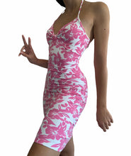 Load image into Gallery viewer, Stunning coconut summer dress in pink

